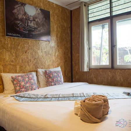 Aenguy Hostel Sukhothai Exteriör bild