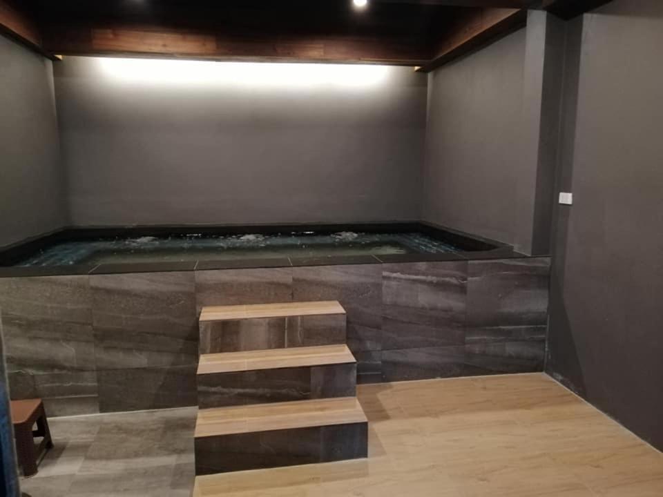 Aenguy Hostel Sukhothai Exteriör bild