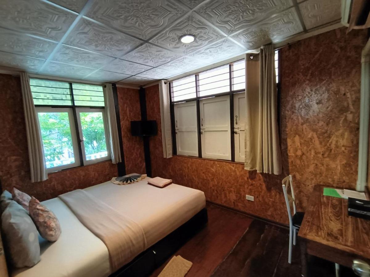 Aenguy Hostel Sukhothai Exteriör bild