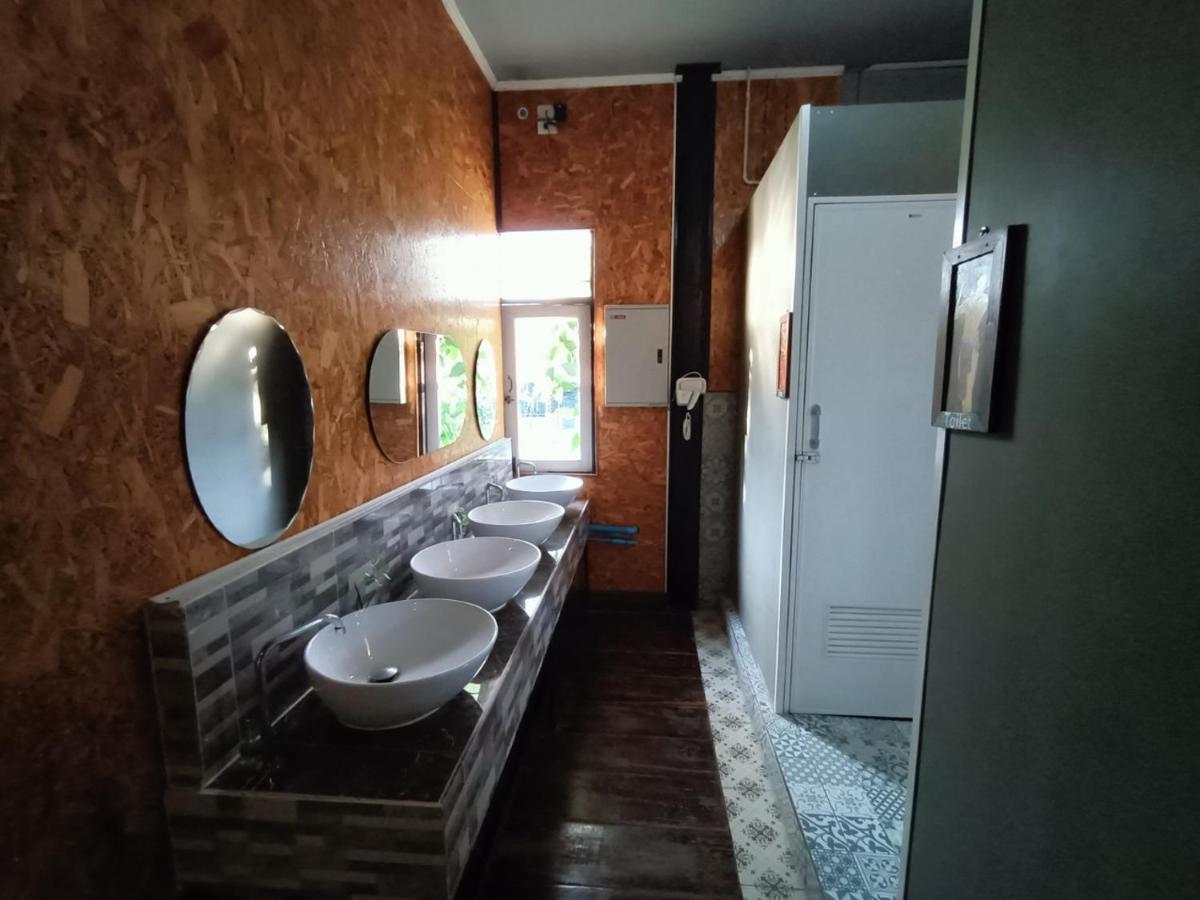 Aenguy Hostel Sukhothai Exteriör bild