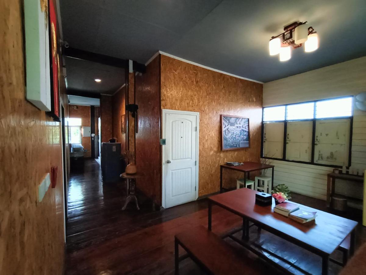 Aenguy Hostel Sukhothai Exteriör bild
